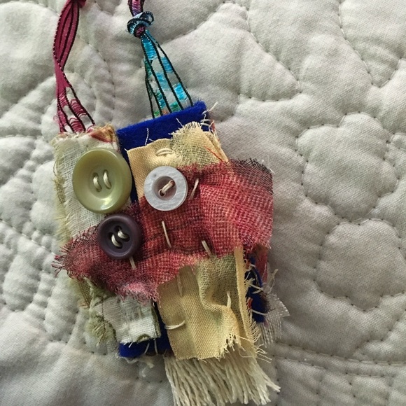 Boho Patchwork Fabric Button Amulet Necklace Art Handmade - Picture 7 of 10